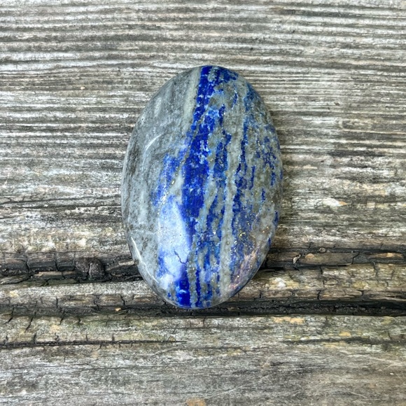Lapis Lazuli Palm Stone - Picture 5 of 8